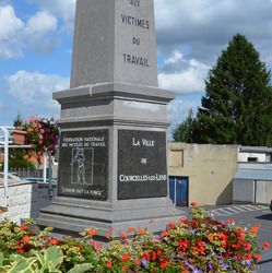 Monument du travail (rue des Poilus - mairie)